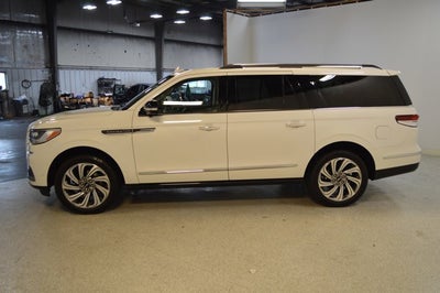 2023 Lincoln Navigator L Reserve